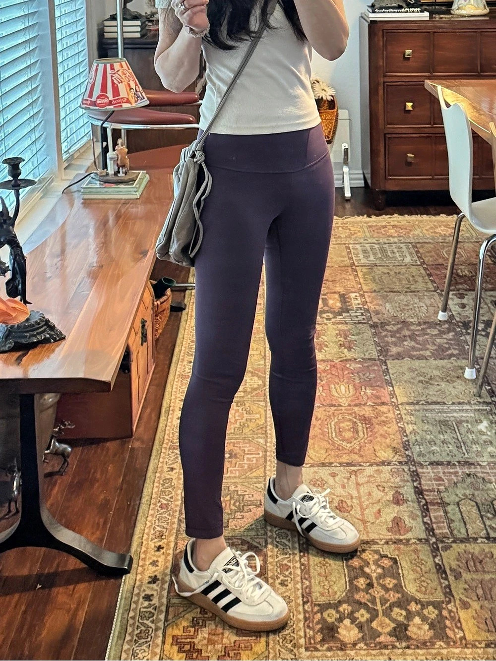 Lululemon Womens Leggings Purple
Wunder Under High Rise Pull On
Workout Size 6